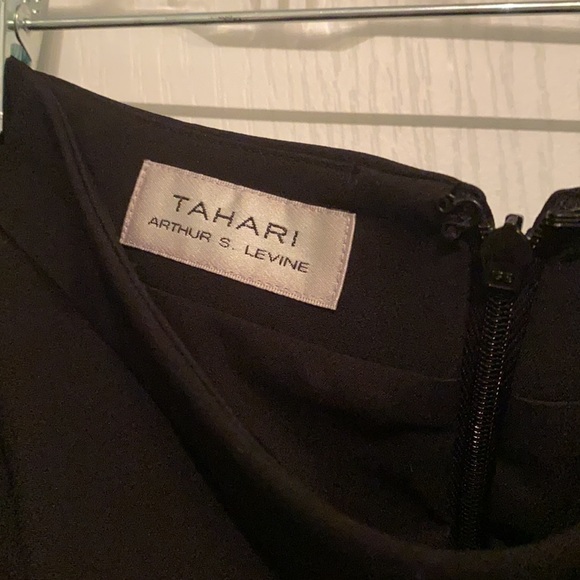 Size 14 Tahari black skirt - Picture 4 of 4